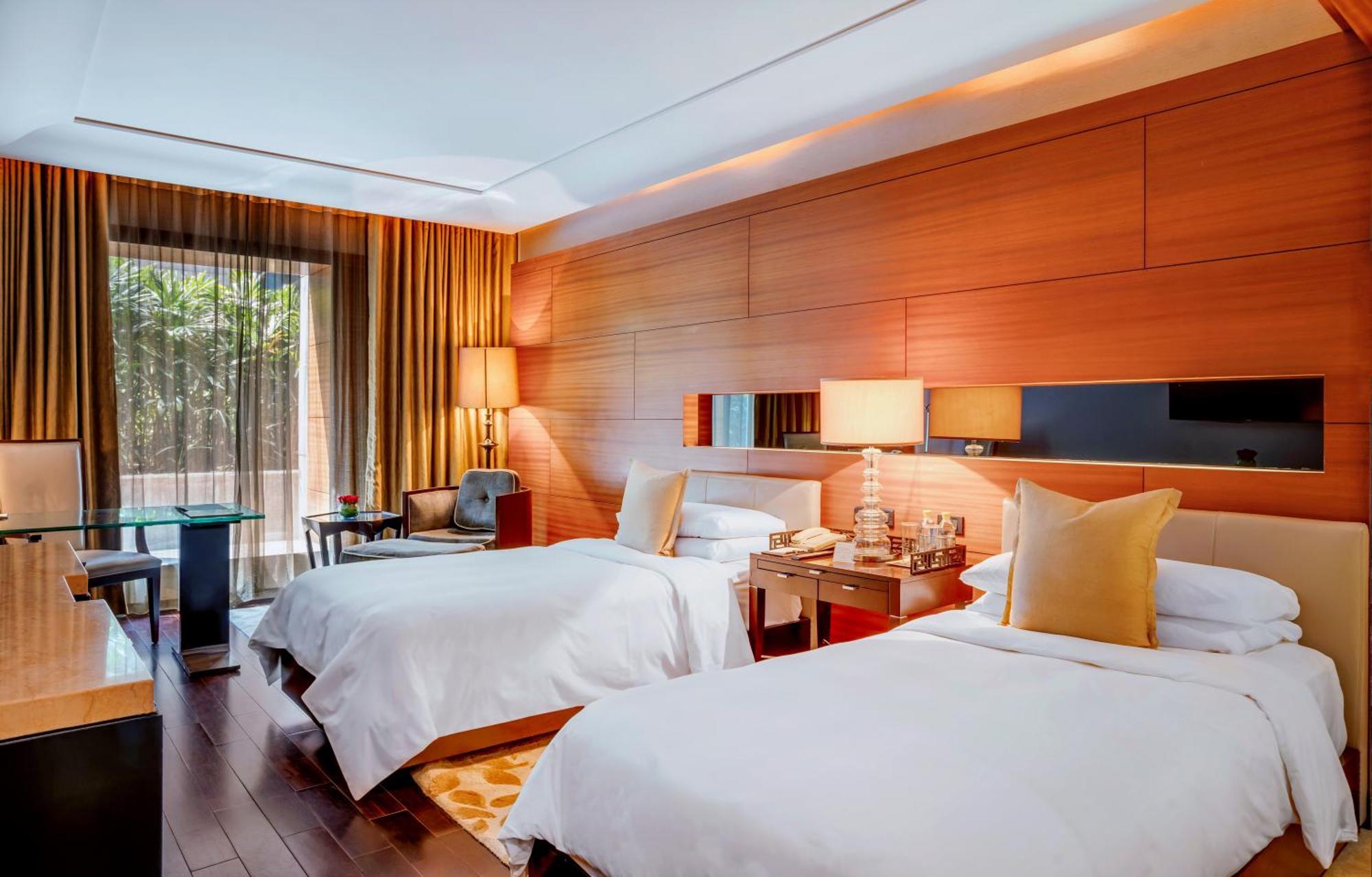 The Leela Ambience Gurugram Hotel & Residences - The Luxury Urban Sanctuary Gurgaon Exteriör bild Deluxe Room