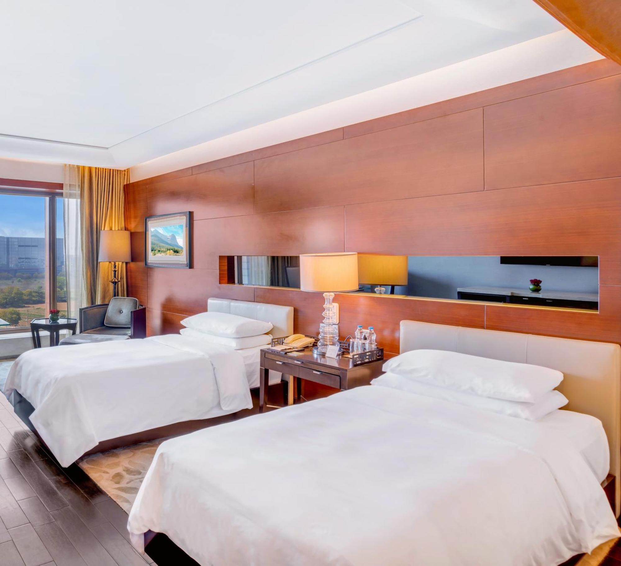 The Leela Ambience Gurugram Hotel & Residences - The Luxury Urban Sanctuary Gurgaon Exteriör bild Deluxe Room