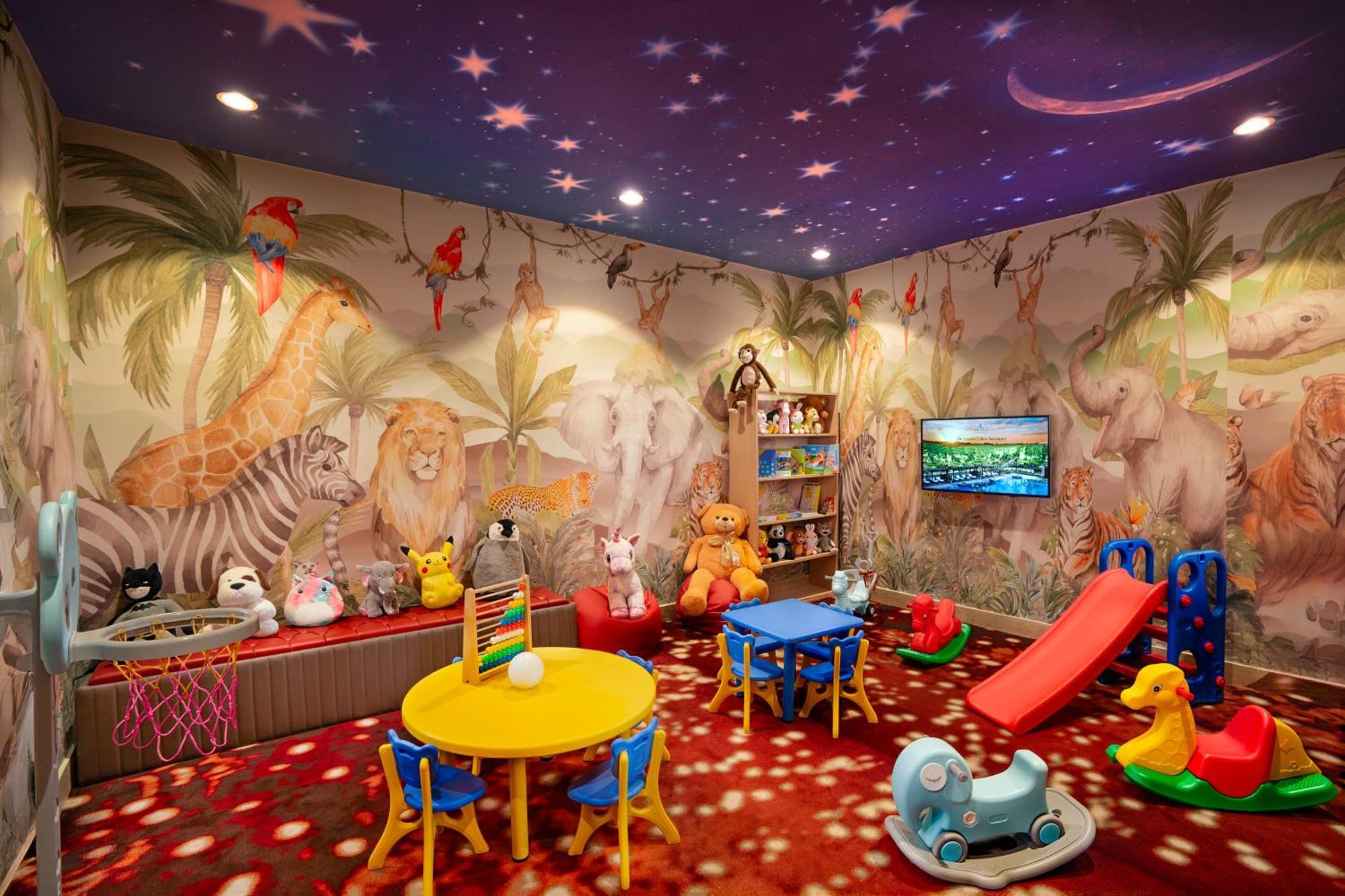 The Leela Ambience Gurugram Hotel & Residences - The Luxury Urban Sanctuary Gurgaon Exteriör bild Kids Club