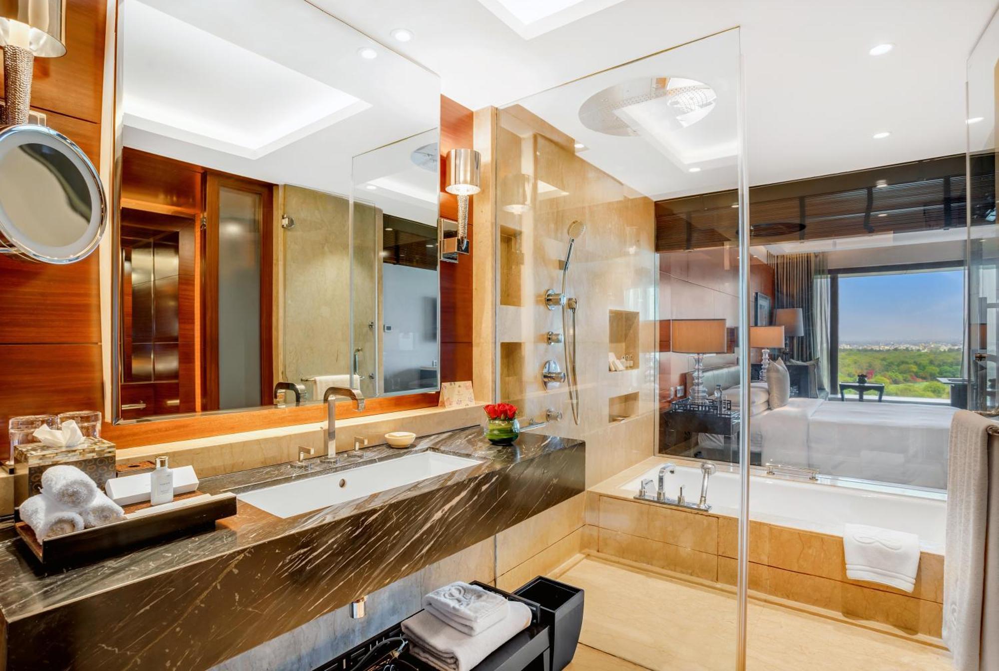 The Leela Ambience Gurugram Hotel & Residences - The Luxury Urban Sanctuary Gurgaon Exteriör bild