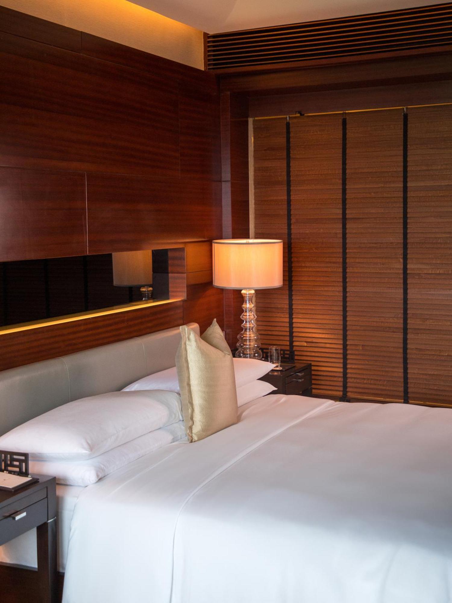 The Leela Ambience Gurugram Hotel & Residences - The Luxury Urban Sanctuary Gurgaon Exteriör bild