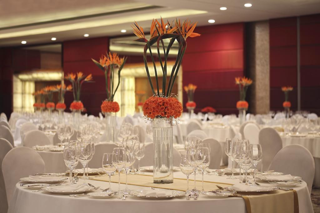 The Leela Ambience Gurugram Hotel & Residences - The Luxury Urban Sanctuary Gurgaon Exteriör bild The Grand Ballroom